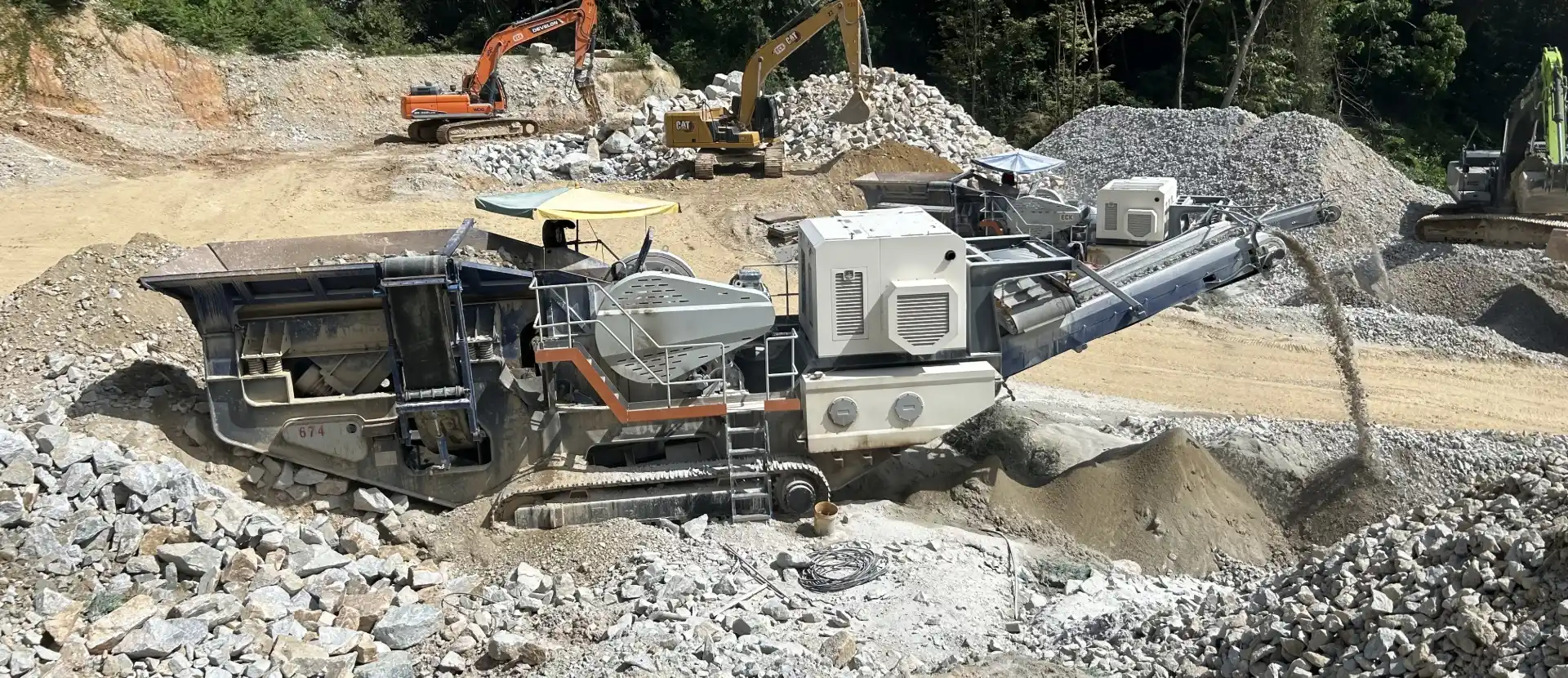 200tph-Crawler-type-Mobile-Crushing-Plant-in-Malaysia